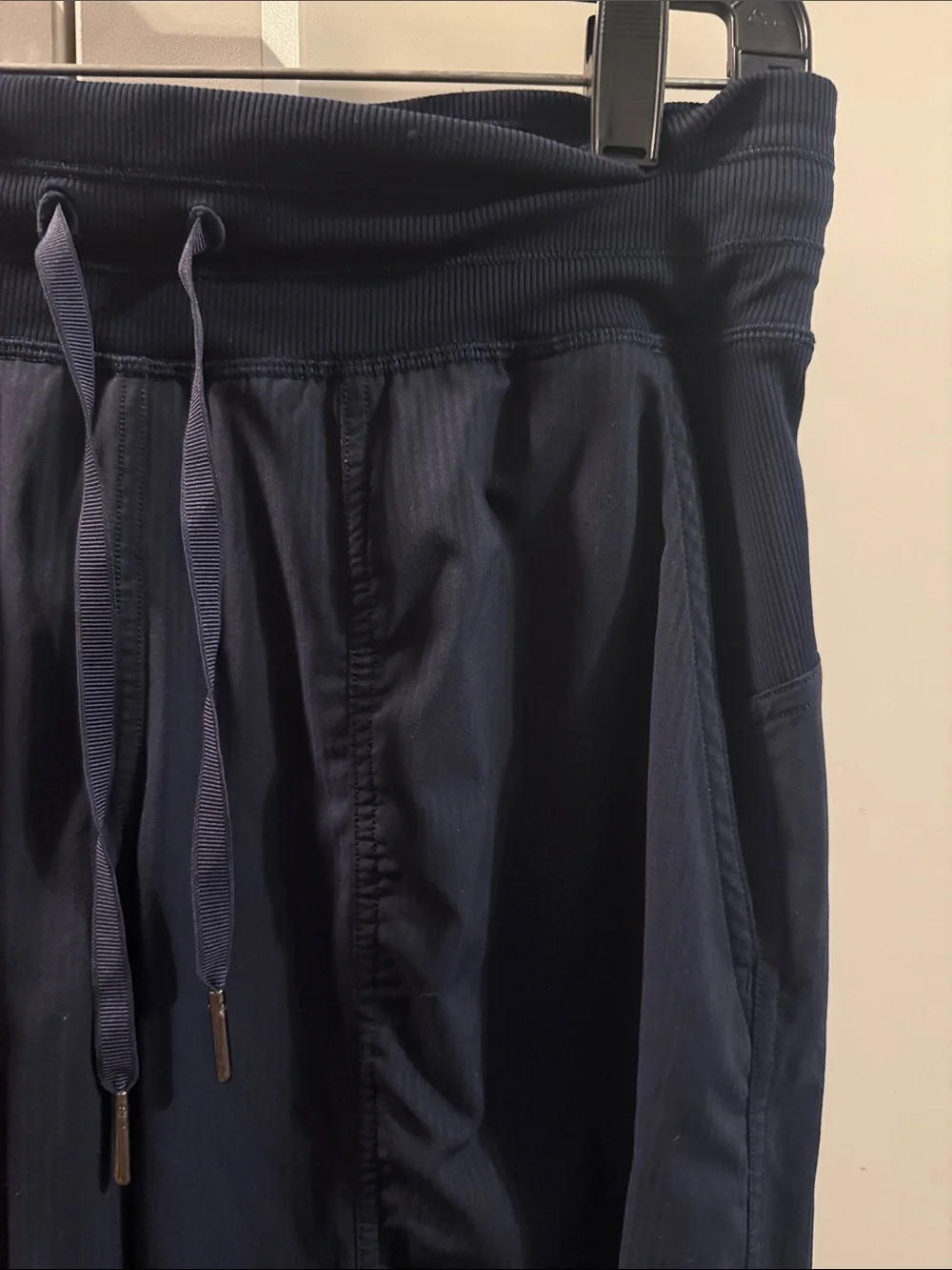 Lululemon Women’s Navy Jogger Pants Drawstring 27” Inseam No Size Tag